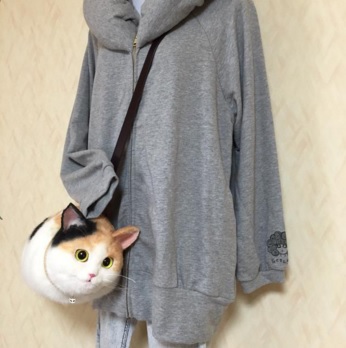 日本主妇设计“猫咪手袋” 外形逼真卖断货